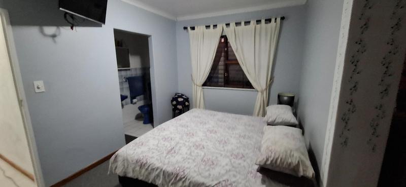 4 Bedroom Property for Sale in Bothasig Western Cape